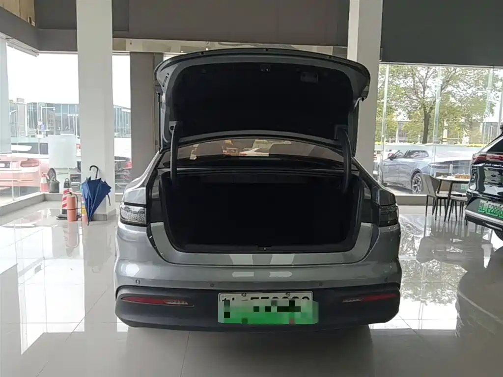 BYD Seal 05 DM-i 2025 — фото 19