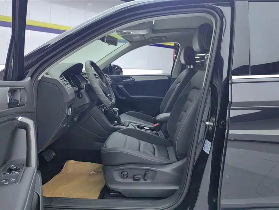 Volkswagen Tiguan L 2019 — фото 9