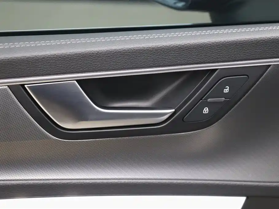 Audi A7L 2024 — фото 12