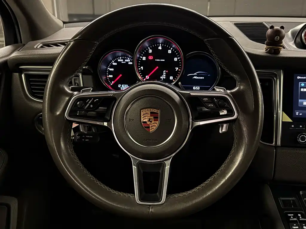 Porsche Macan 2017 — фото 9