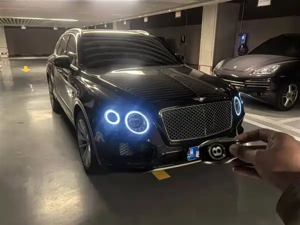 Bentley Bentayga Plug-In Hybrid 2019
