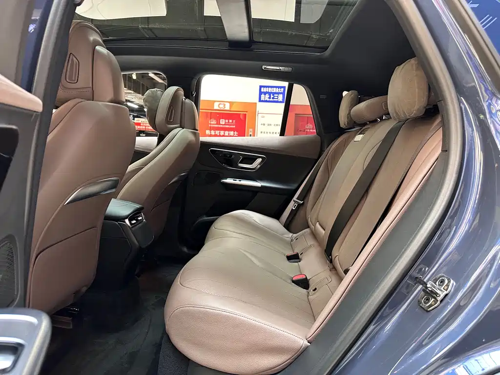 Mercedes-Benz EQE SUV 2023 — фото 16