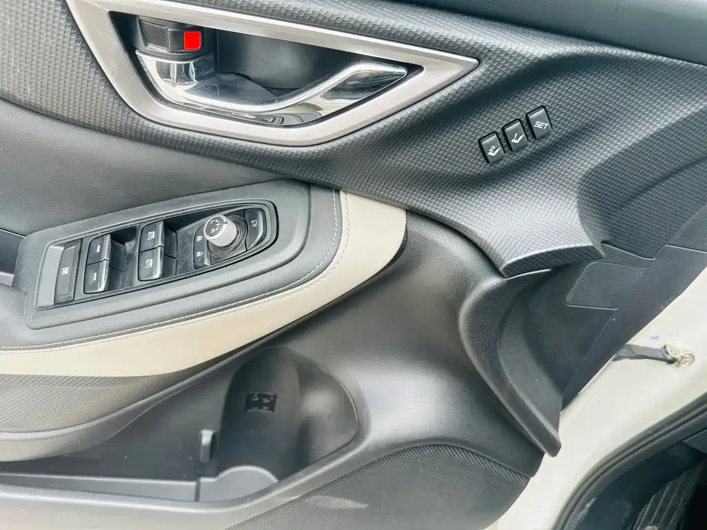Subaru Forester 2022 — фото 9