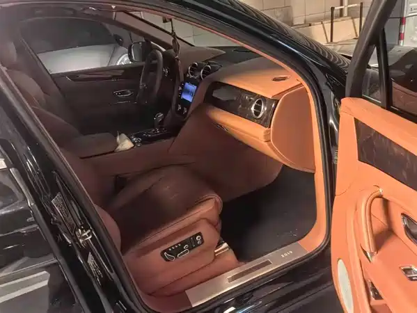 Bentley Bentayga Plug-In Hybrid 2019