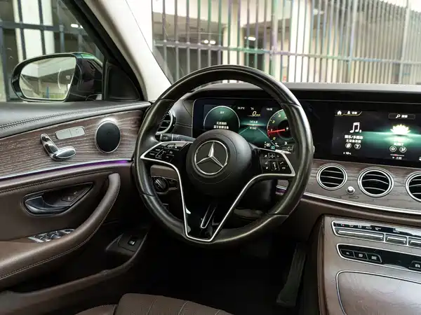 Mercedes-Benz E-Class 2022