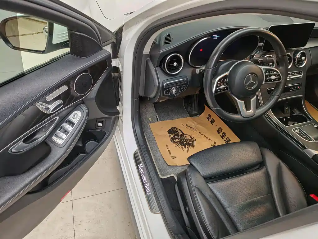 Mercedes-Benz C-Class 2018 — фото 14