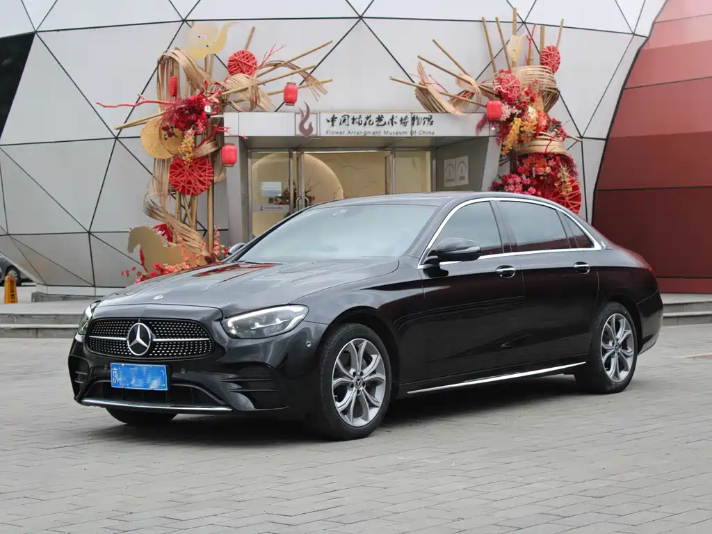 Mercedes-Benz E-Class 2022 — фото 1