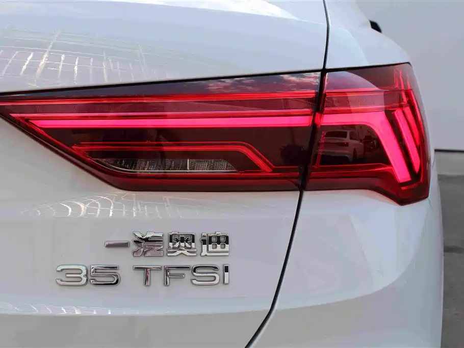 Audi Q3 2024 — фото 12