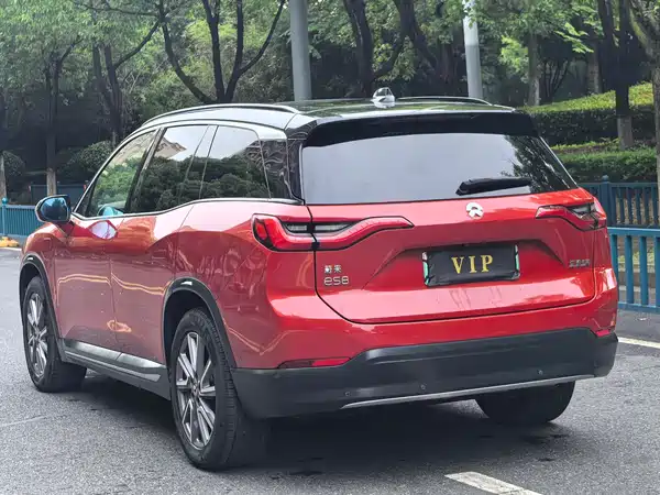 NIO ES8 2018
