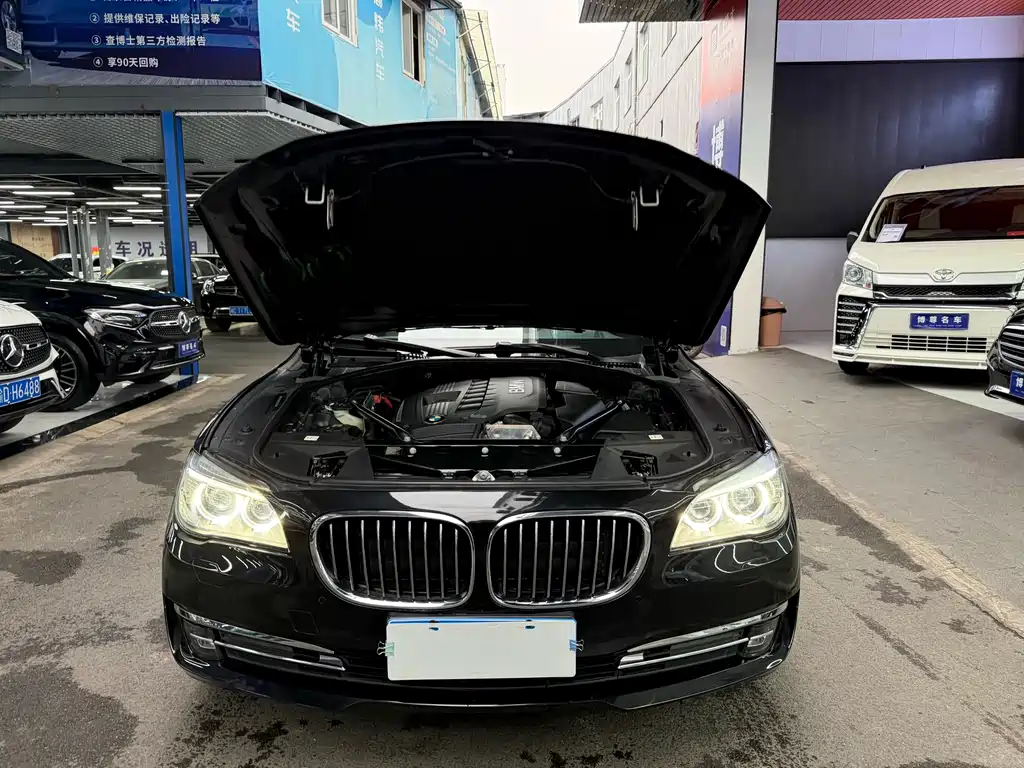 BMW 7 Series 2015 — фото 25
