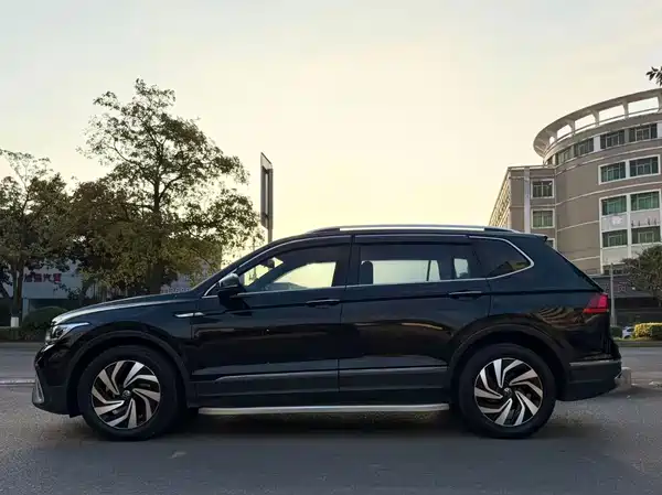 Volkswagen Tiguan L 2022