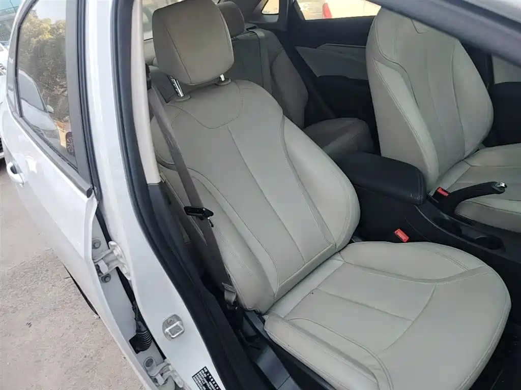 Buick Excelle 2019 — фото 25