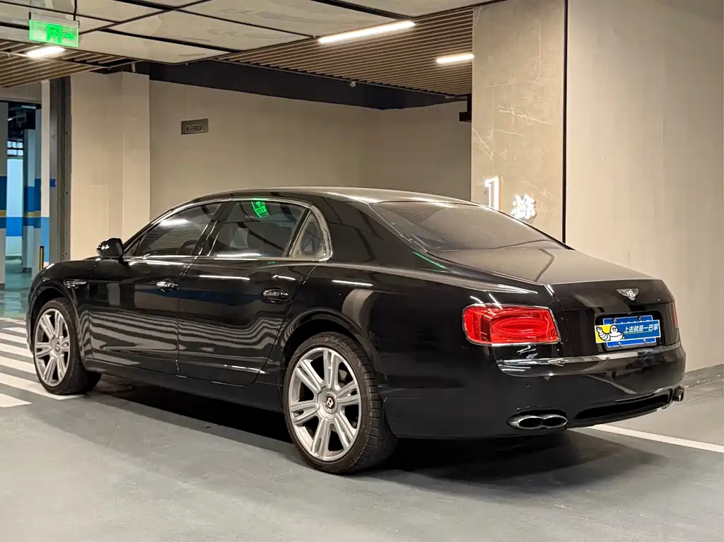 Bentley Flying Spur 2015 — фото 3