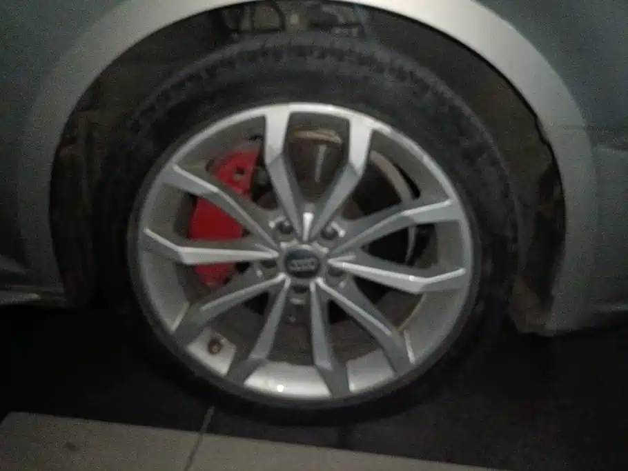 Audi A4L 2018