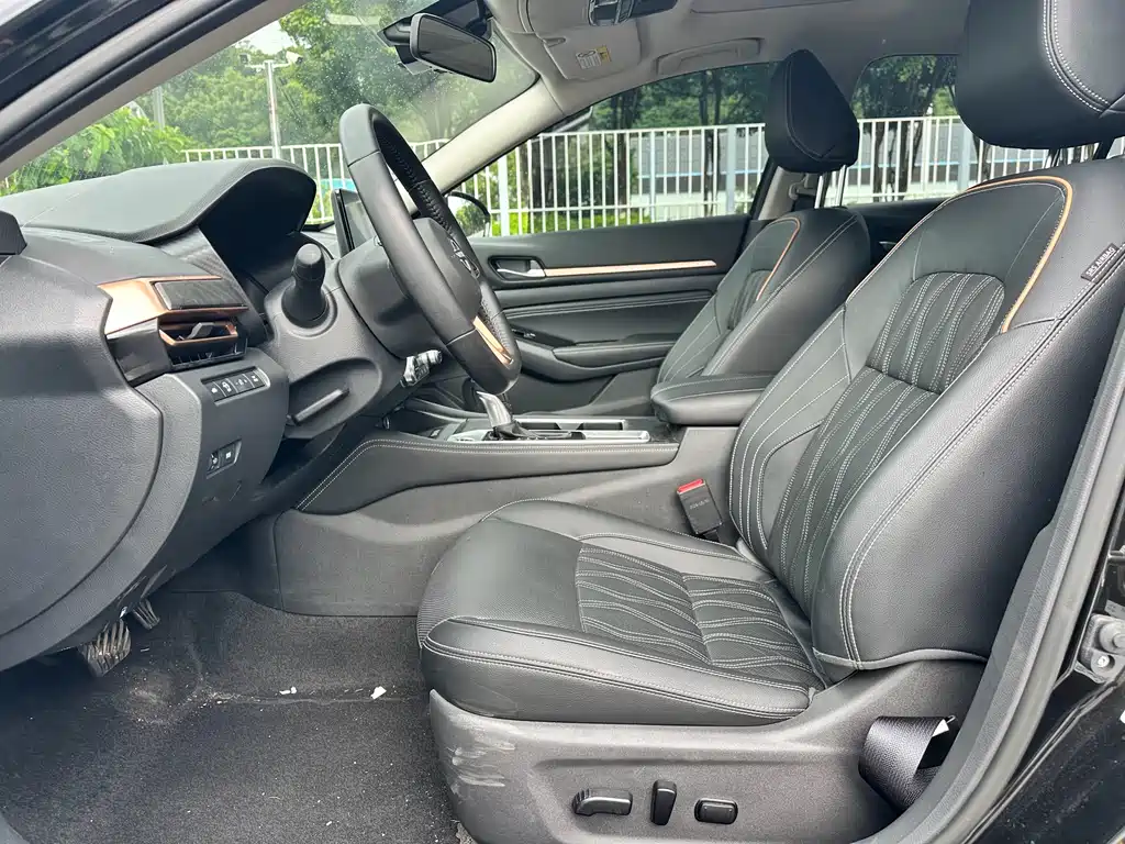 Nissan Teana 2024