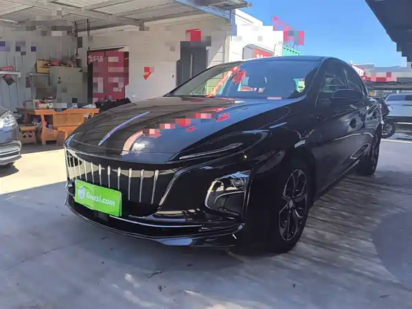 Hongqi E-QM5 2023