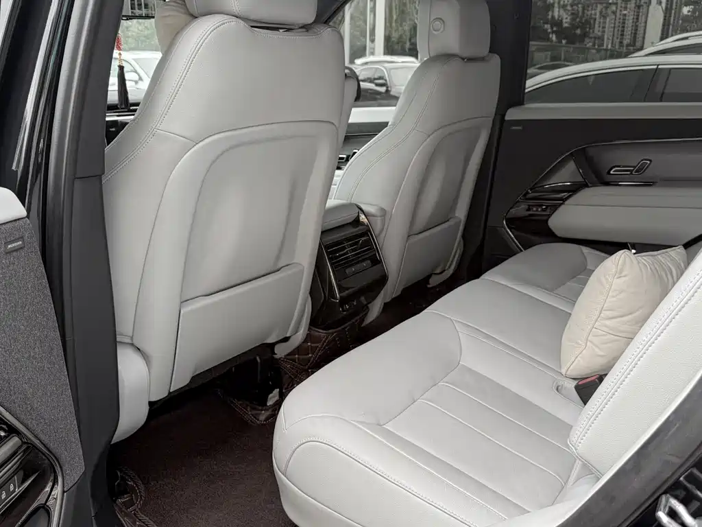 Land Rover Range Rover Sport 2023 — фото 11
