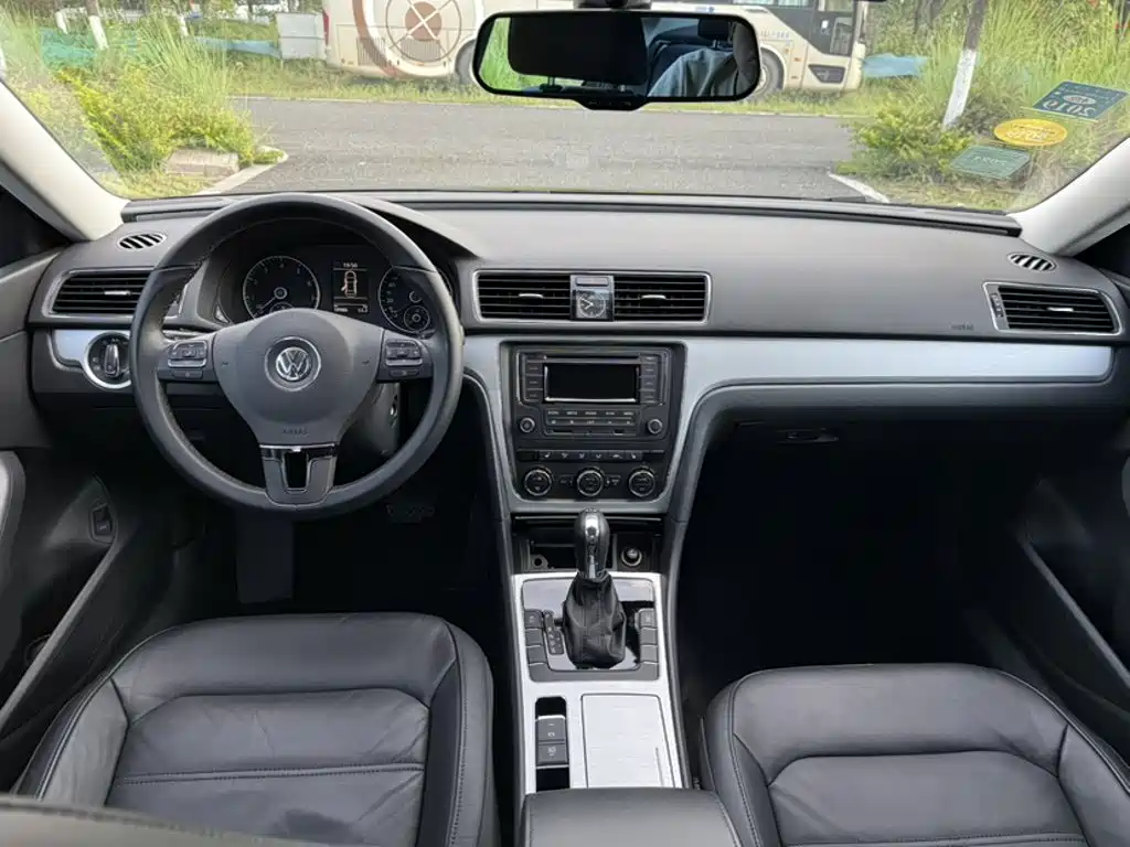 Volkswagen Passat 2015 — фото 13