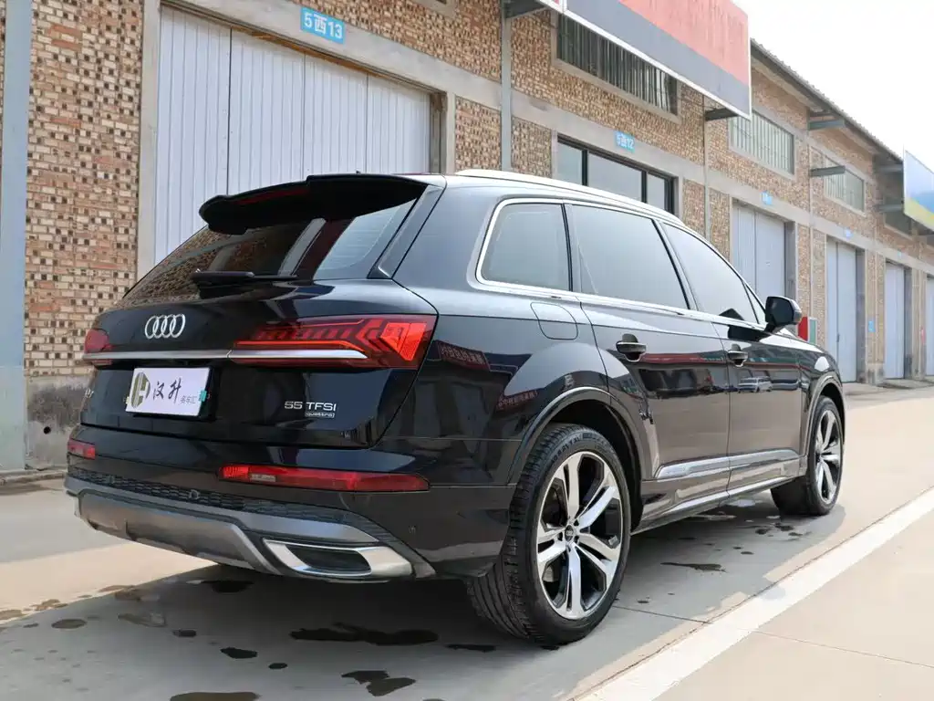 Audi Q7 2021 — фото 15