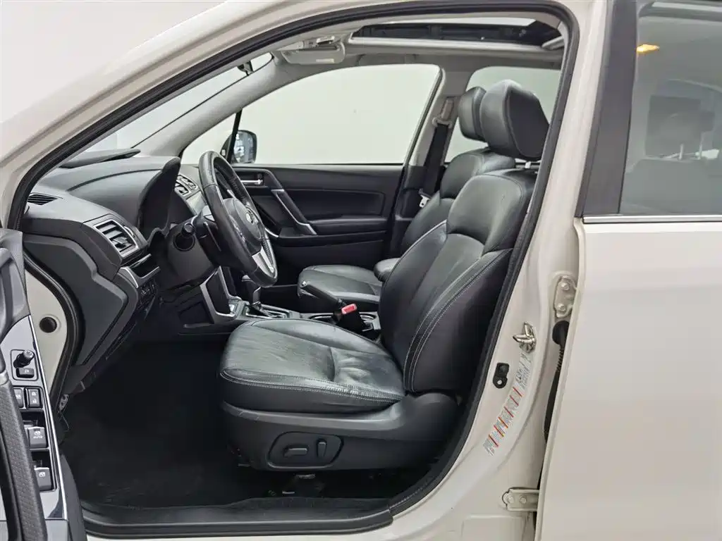 Subaru Forester 2016 — фото 10
