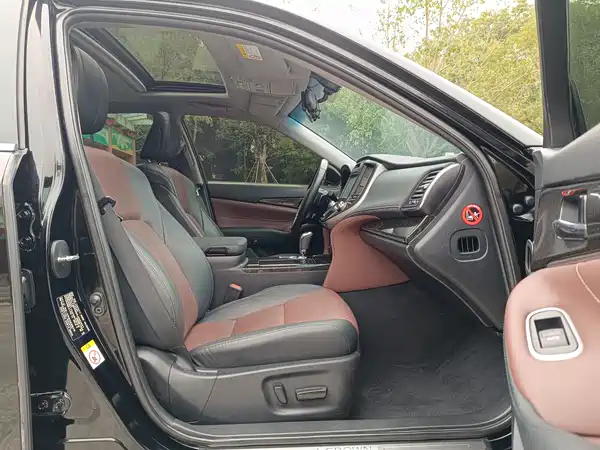 Toyota Crown 2018