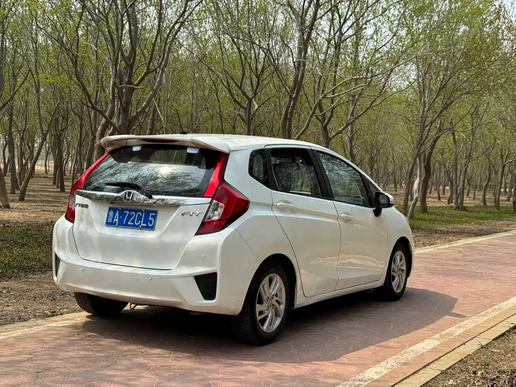 Honda Fit 2015 — фото 15