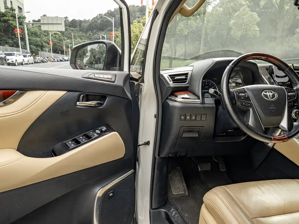 Toyota Alphard 2015 — фото 15