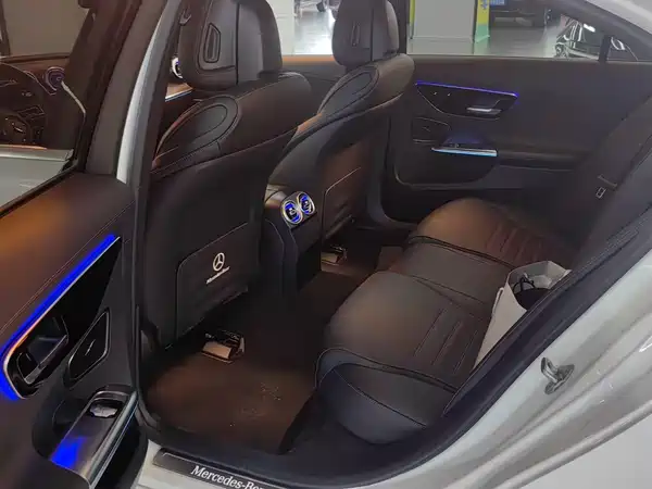 Mercedes-Benz C-Class 2021