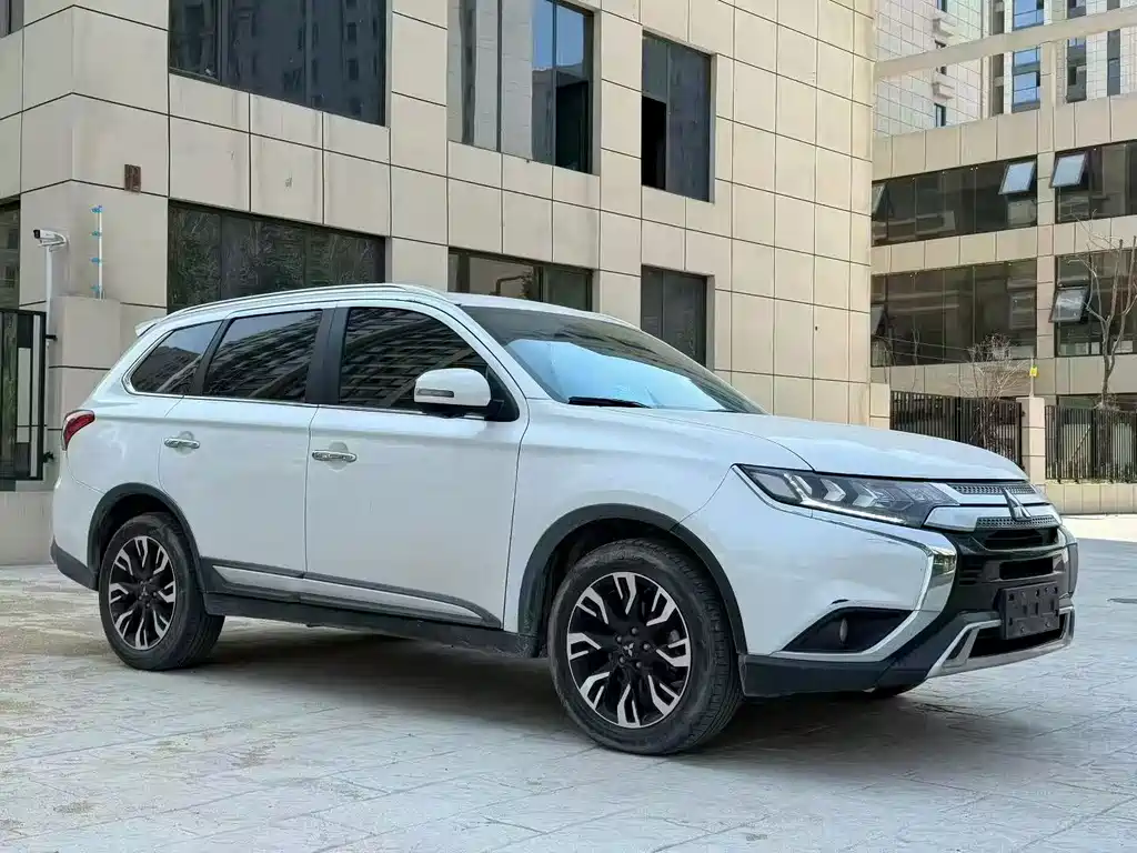 Mitsubishi Outlander 2021