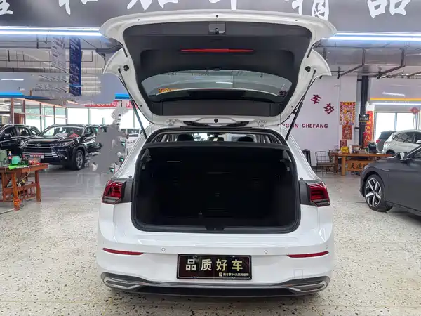 Volkswagen Golf 2022