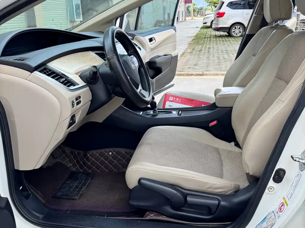 Honda Jade 2014 — фото 12