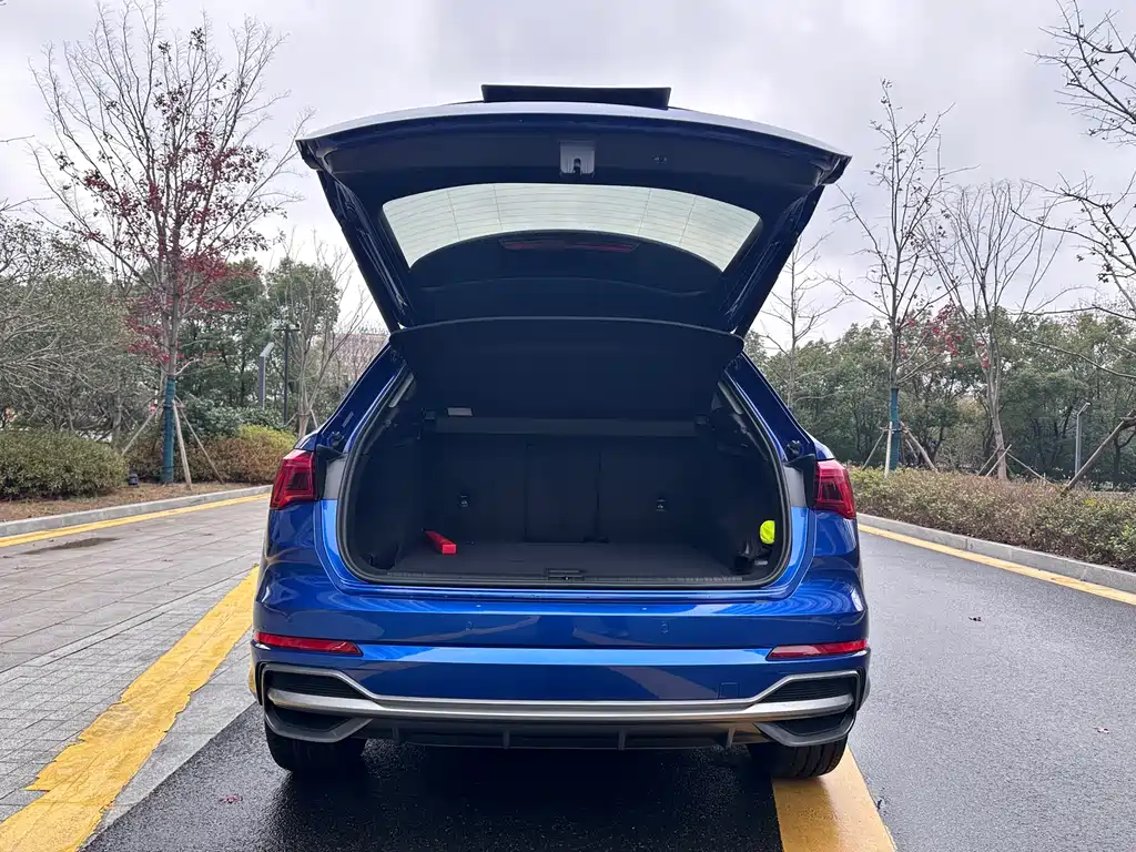 Audi Q3 2020 — фото 17