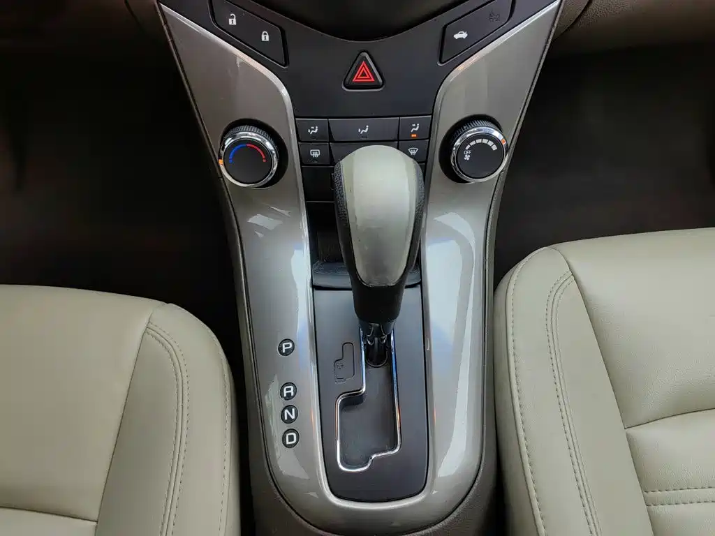 Chevrolet Cruze 2015 — фото 13