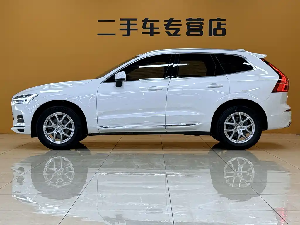Volvo XC60 2021 — фото 9