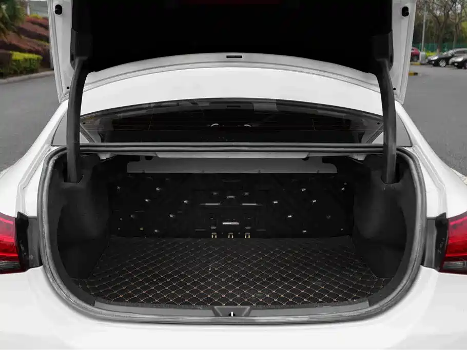 Mercedes-Benz A-Class 2020 — фото 16