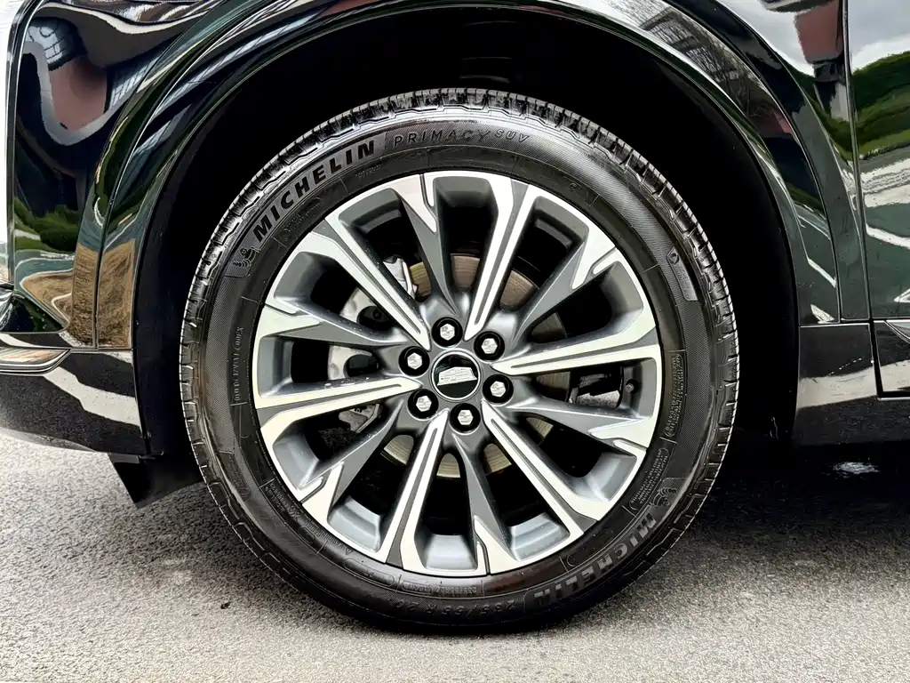 Cadillac XT5 2025 — фото 8