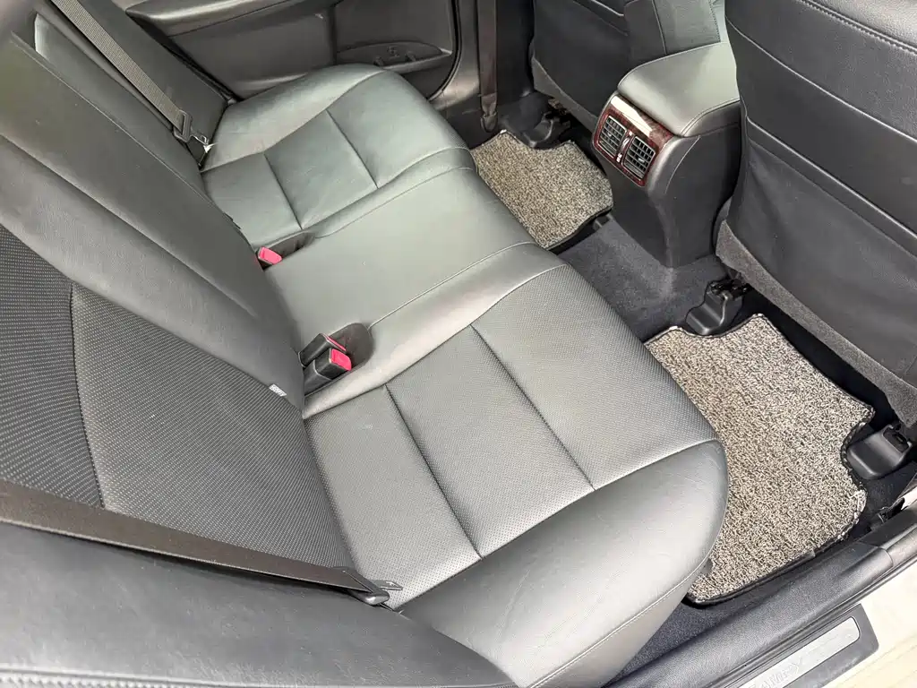 Toyota Camry 2015 — фото 10