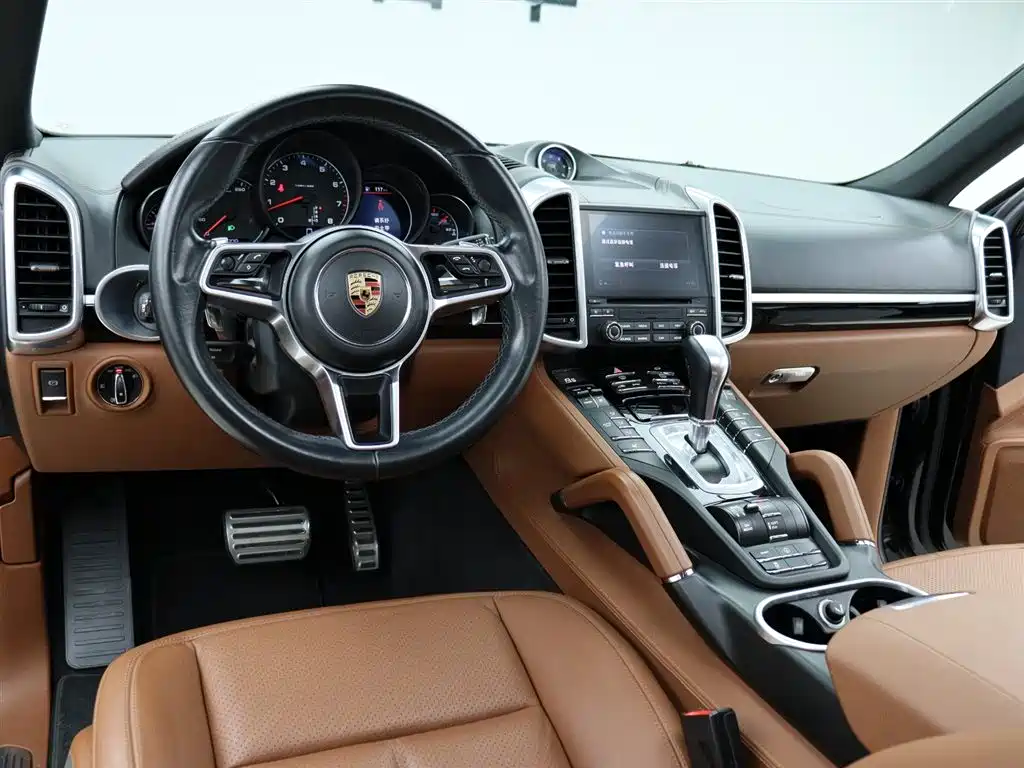 Porsche Cayenne 2016 — фото 9