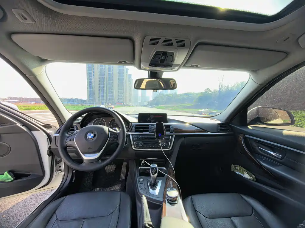 BMW 3 Series 2015 — фото 11