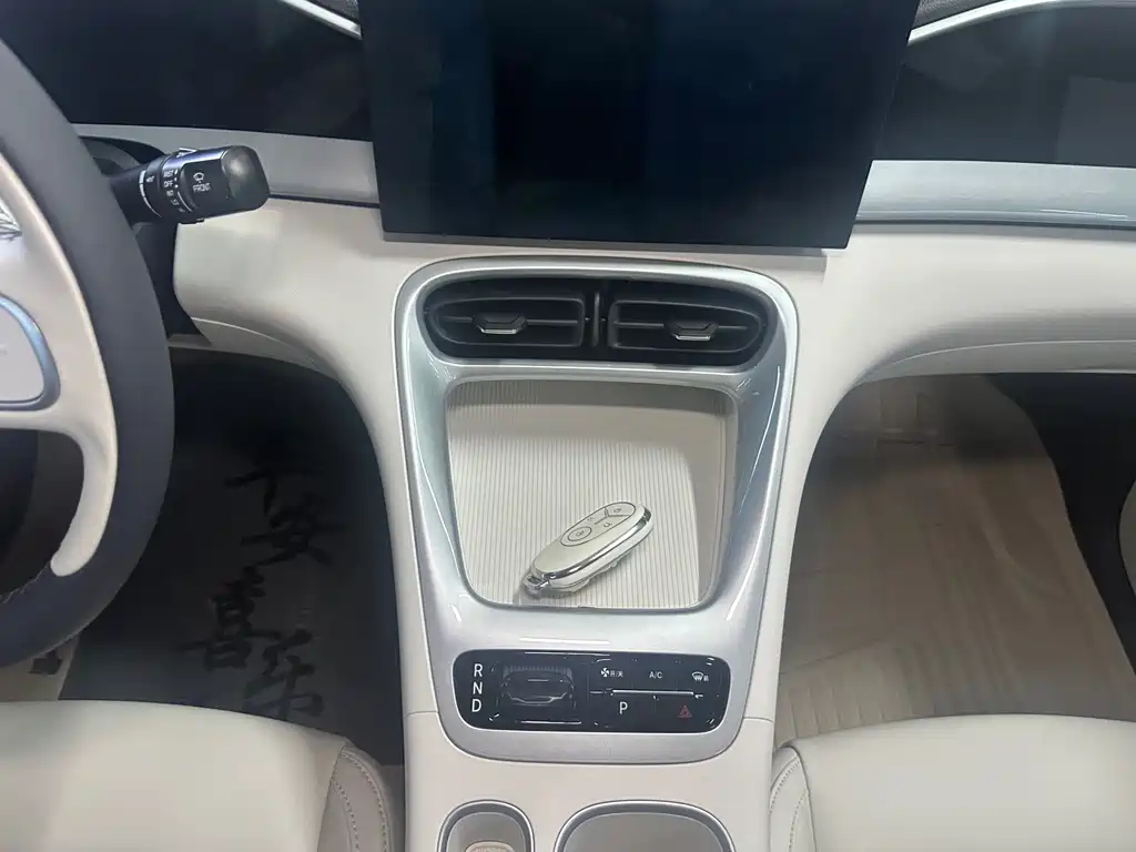 Geely Galaxy Starwish 2025 — фото 14