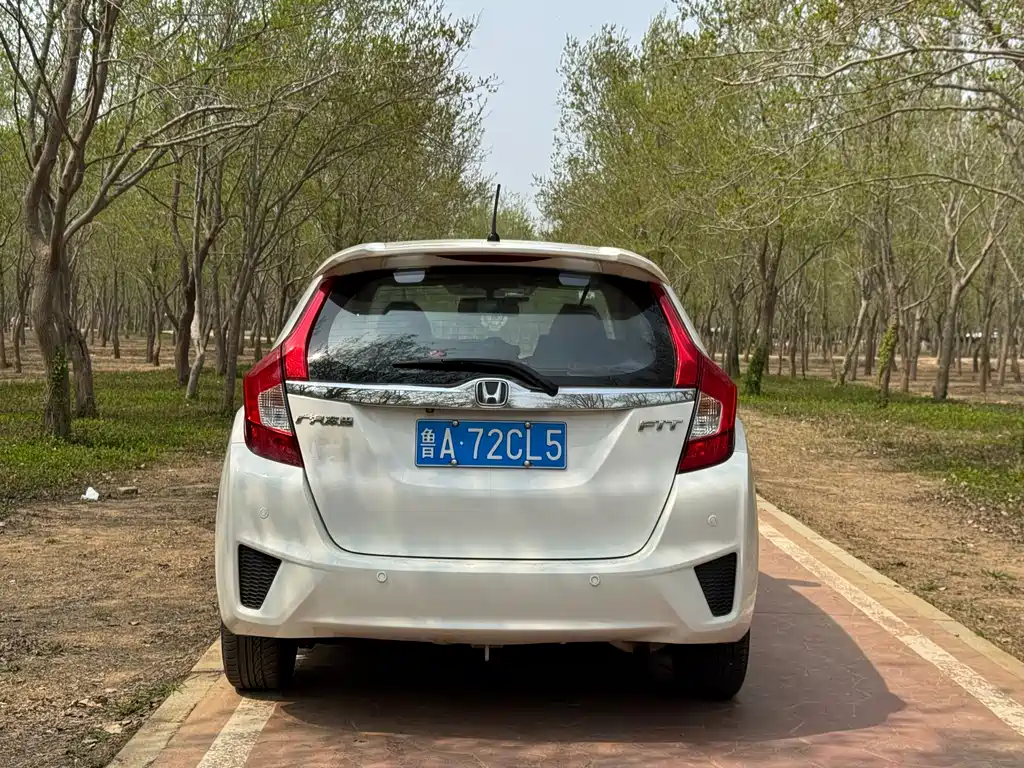 Honda Fit 2015 — фото 14