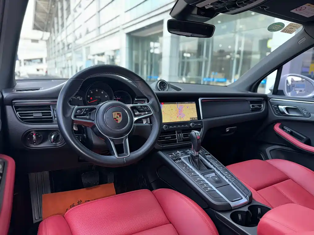 Porsche Macan 2021 — фото 13