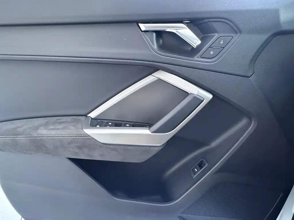 Audi Q3 2022 — фото 17