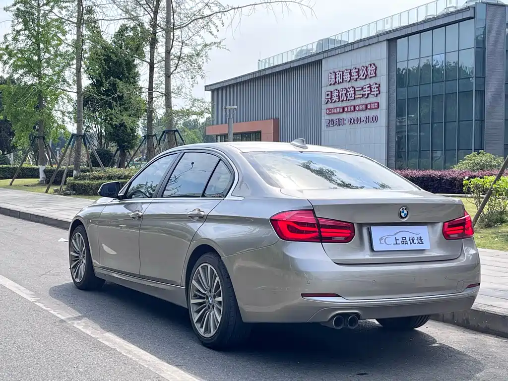 BMW 3 Series 2019 — фото 9