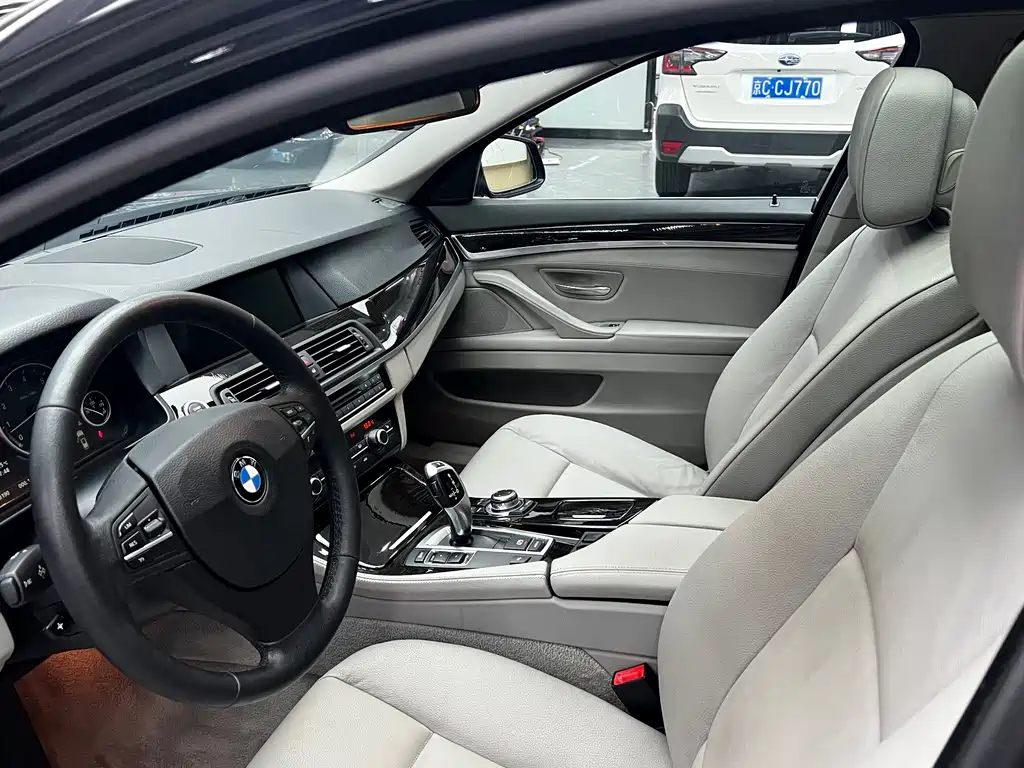 BMW 5 Series 2013 — фото 16