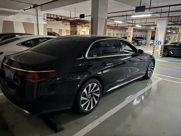 Mercedes-Benz E-Class 2024