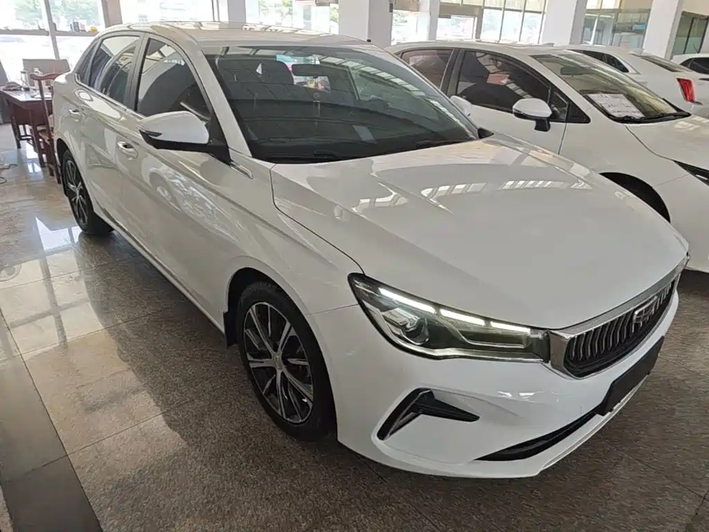 Geely Emgrand 2022