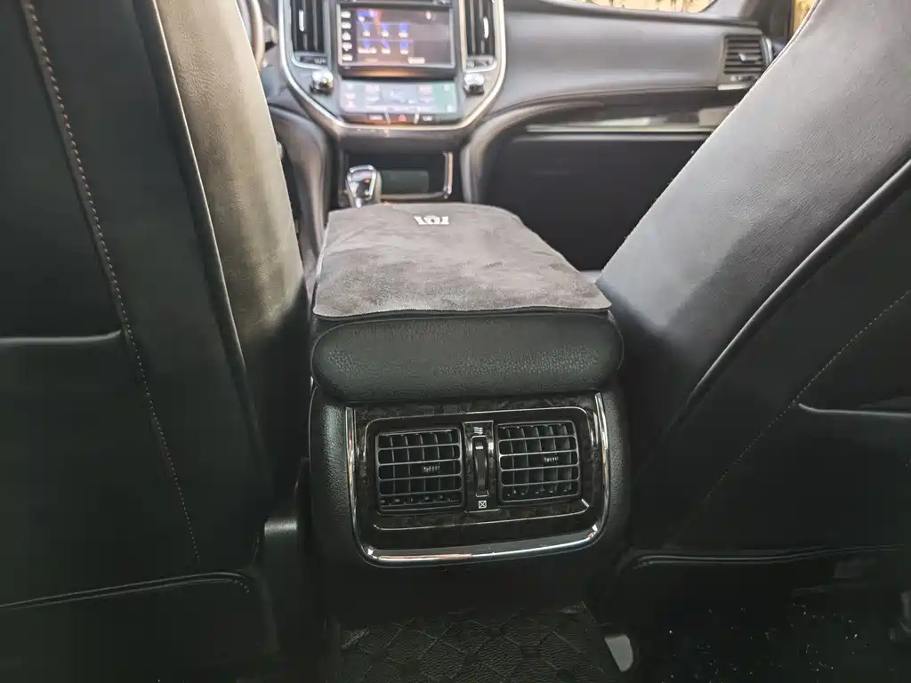Toyota Crown 2019 — фото 16