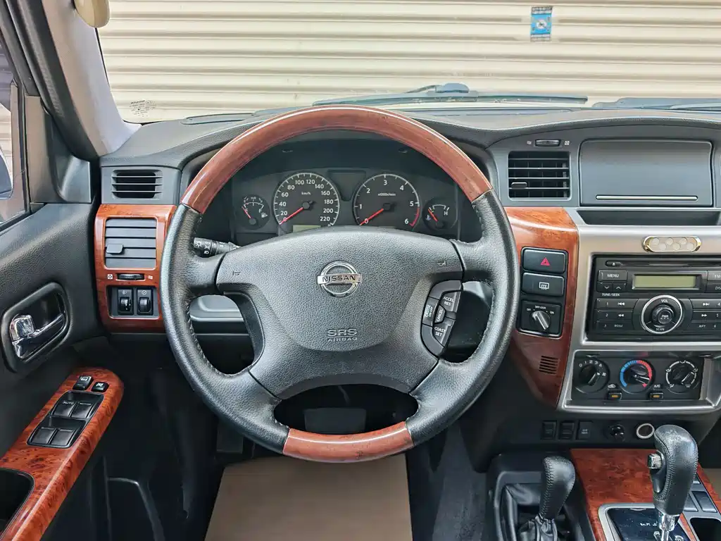 Nissan Patrol 2018 — фото 15