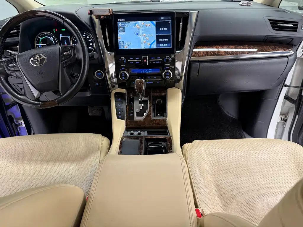 Toyota Alphard 2023 — фото 4